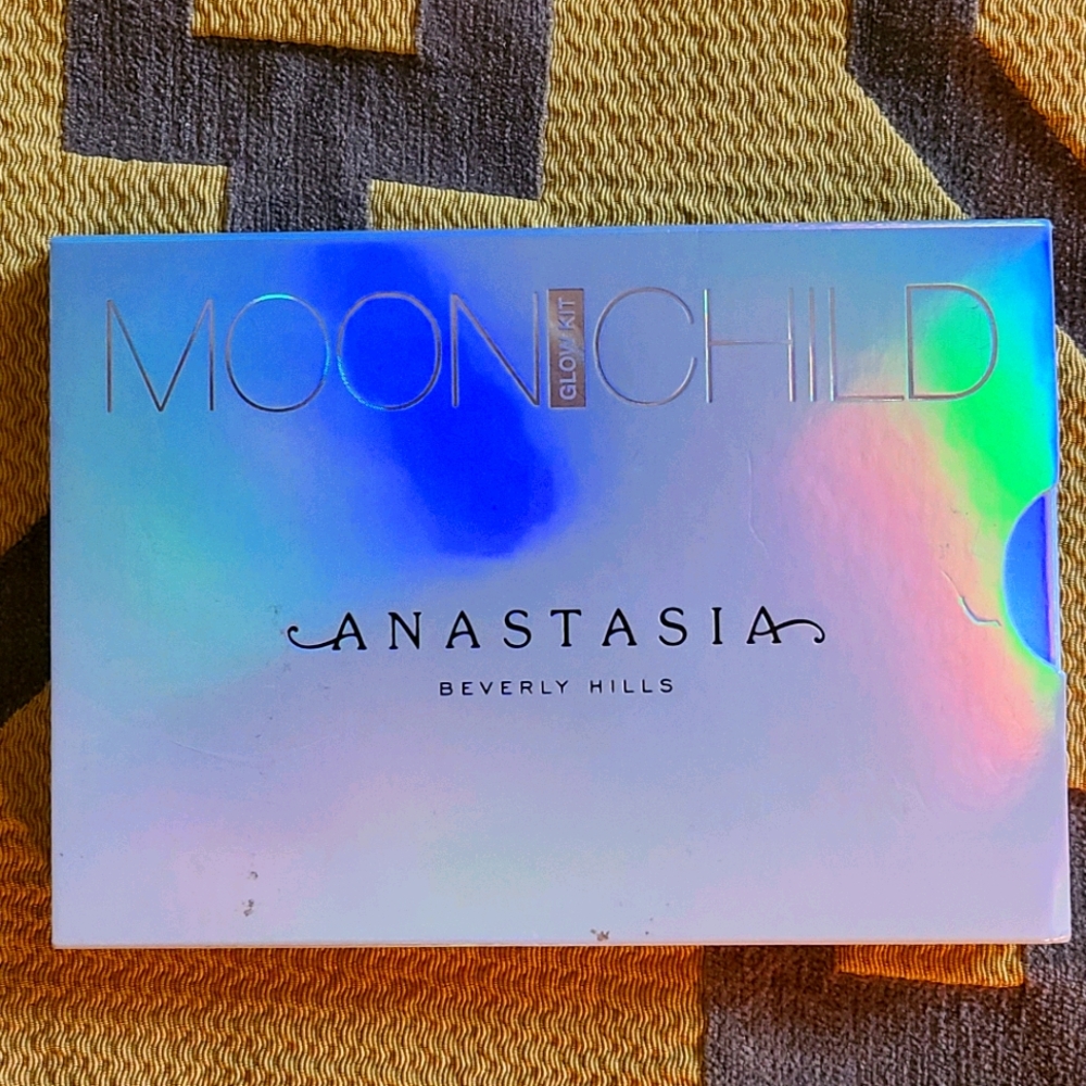 🥳HOST PICK🥳 🍒MOON CHILD GLOW KIT ABH🍒